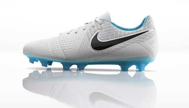 nike reflective boots